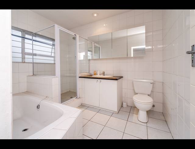 BEDROOM FREEHOLD FOR SALE IN BRYANSTON